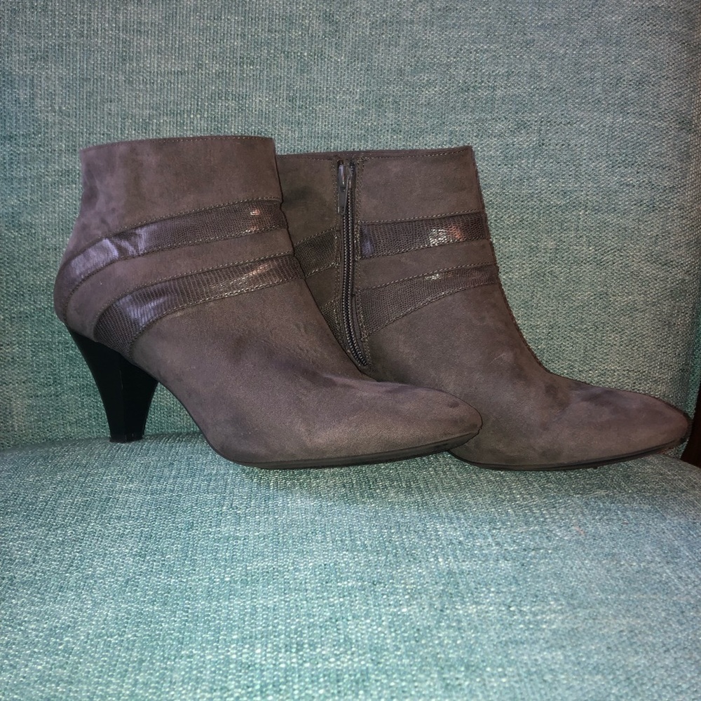 Karen Scott Grey Booties - Size 9.5 kitten heel